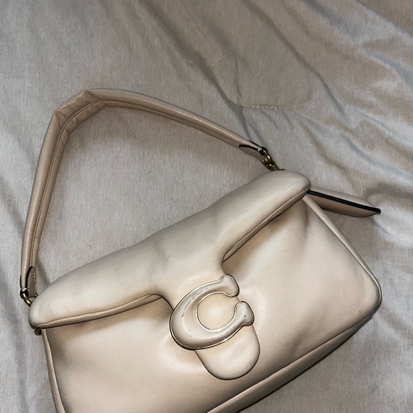 Beige Coach pillow tabby bag - Picture 3 of 6